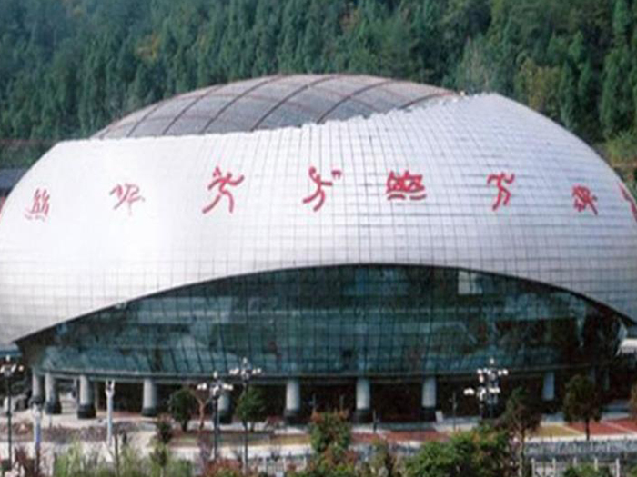 张家港体育中心球形网架加工安装
